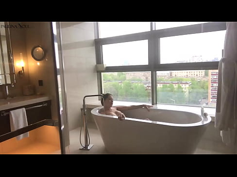 ❤️ Obrovská kočka vášnivě si honí kundu v koupelně ❌ Kvalitní porno u porna cs.rexporn-com.ru ❌️